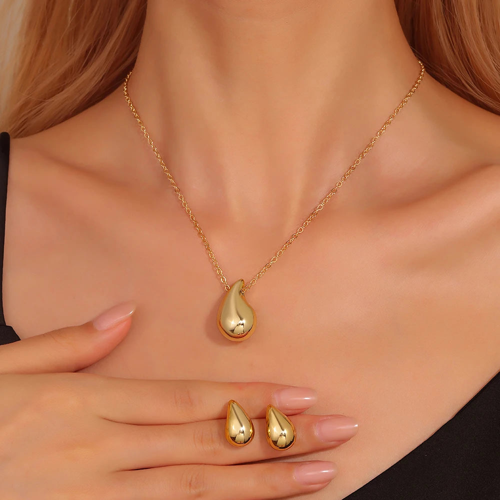 3 Pcs Heart Shaped Jewelry Set - Earrings, Pendant & Necklace for Women