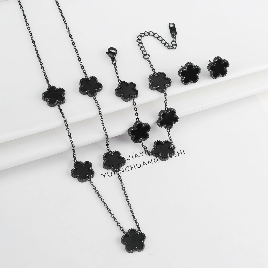 3Pcs 18K Gold-Plated Five-Leaf Flower Jewelry Set – Necklace, Earrings
