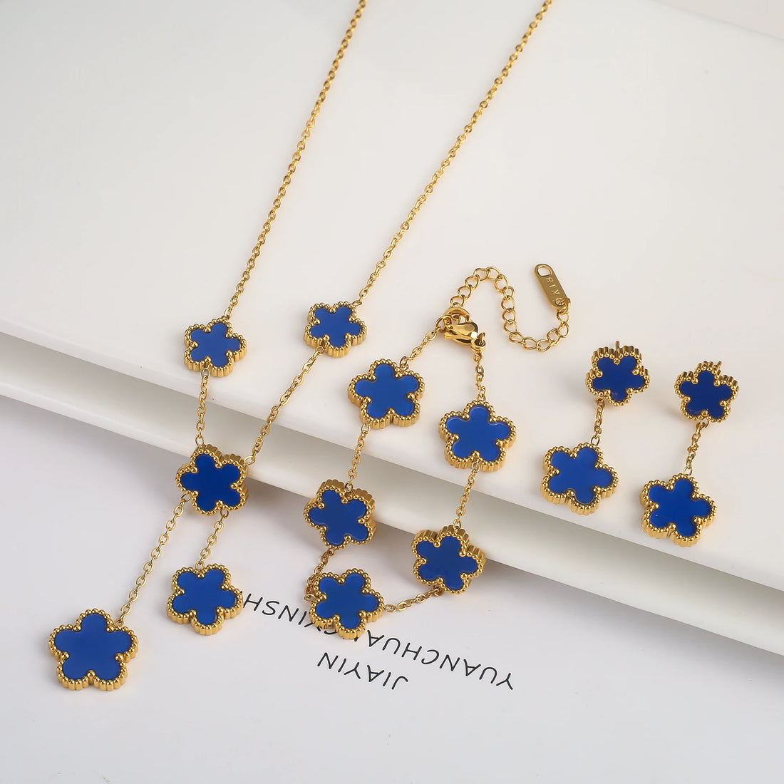 3Pcs 18K Gold-Plated Five-Leaf Flower Jewelry Set – Necklace, Earrings