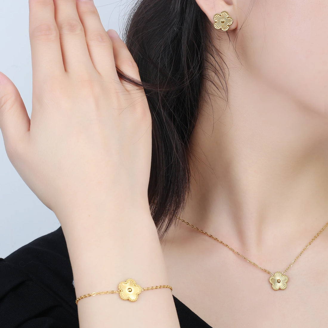3Pcs 18K Gold-Plated Five-Leaf Flower Jewelry Set – Necklace, Earrings